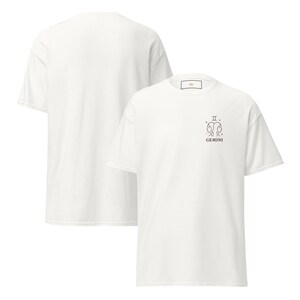 T-shirt met sterrenbeeld Tweelingen + gepersonaliseerd astrologisch rapport van 2 maanden | Gebaseerd op je geboortekaart | Gemaild pdf Klassiek uniseks T-shirt