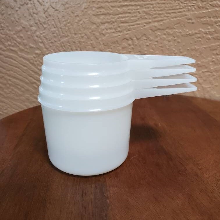 Tupperware Measuring Cups for Sale in Las Vegas, NV - OfferUp