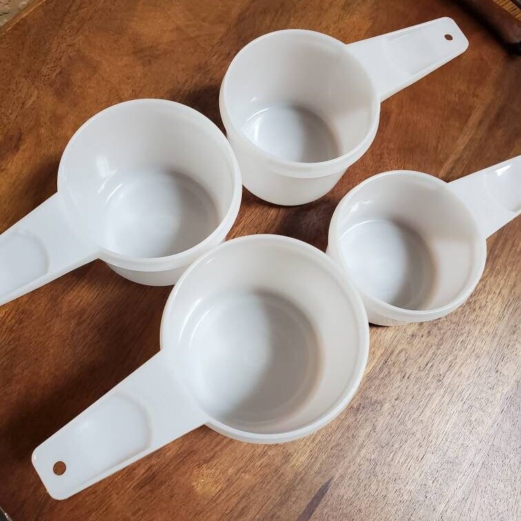 4 White Tupperware Measuring Cups, Plastic Kitchen Tools Oak Hill Vintage 
