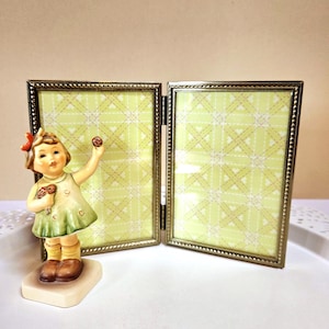 Holds 3 1/2" x 5" Bifold Picture Frame, Double Hinged, Embossed Metal, Vintage LotNN