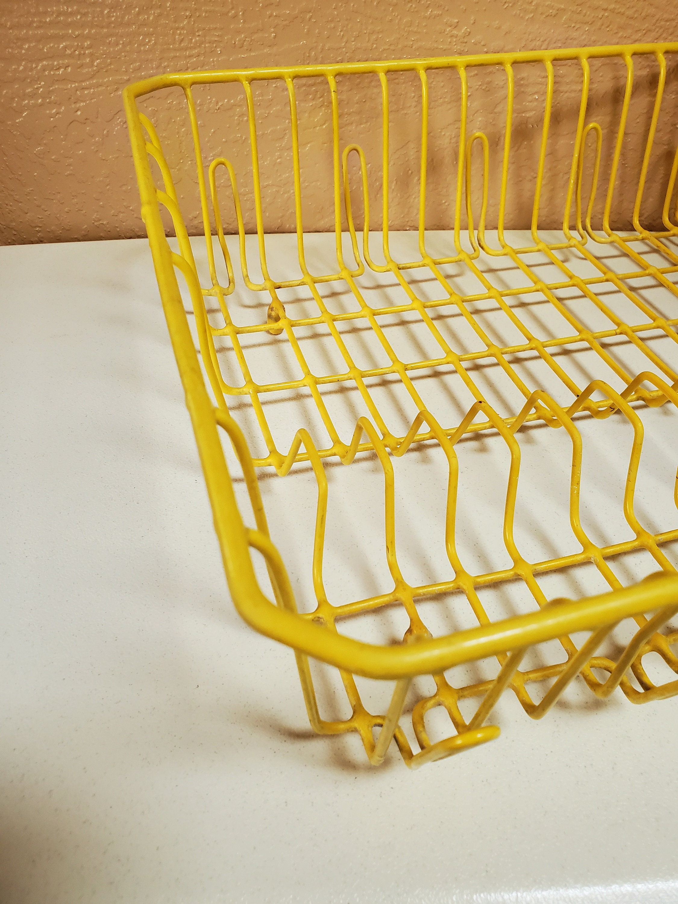 Large Dish Drainer, Yellow Gold Dish and Cup Drying Rack, Rubbermaid Type  Oak Hill Vintage 