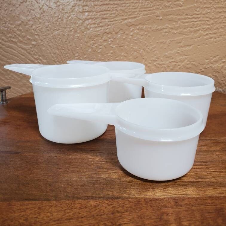 Vintage Lot of 4 White Plastic Measuring Cups Made In USA