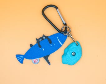 Cat Climbing V2 Fish Keychain - Playful Climbing Cat & Fish Accessory for Climbers