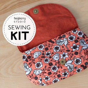 Beginner Purse SEWING KIT, Simple Sewing Kit, Clutch Sewing Kit, Easy Bag Sewing Pattern Project Supplies Kit, Magnetic Flap Purse Small Bag