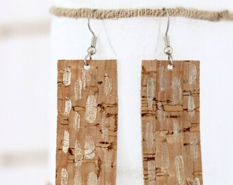 Goud geschilderde kurk oorbellen, faux leder, lichtgewicht oorbellen, natuurlijke boho kurk, rechthoek bar, minimalistische moderne geometrische, herfst oorbellen