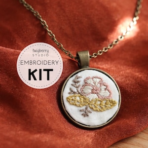 Beginner Embroidery Kit Necklace, Modern Embroidery Kit Pendant, Easy Embroidered Jewelry, Flowers, DIY Hand Embroidery Cross Stitch Craft