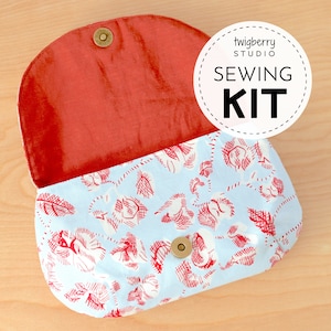 Beginner Purse SEWING KIT, Simple Sewing Kit, Clutch Sewing Kit, Easy Bag Sewing Pattern Project Supplies Kit, Magnetic Flap Purse Small Bag
