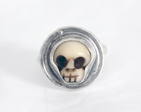 Skull Ring in Sterling Silver