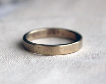 Gold Ring, minimalist band handmade in solid 14K gold