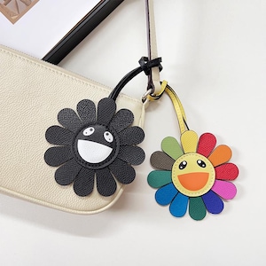Handmade Genuine Leather Smiling Flower Keychain | Cute Black Leather Charm | Bag Accessory | Gift for Her