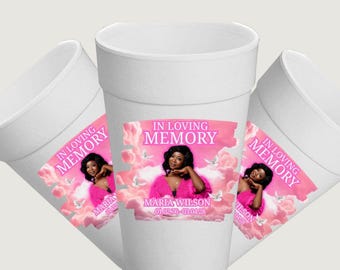 Modelo de adesivo para copo de funeral rosa - Rótulo para bebida "Em memória amorosa"
