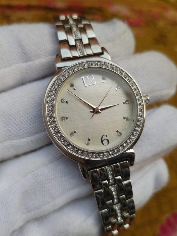 Elegant Silver Wrist Watch – Crystal-embellished Dial, Water  display picture 2