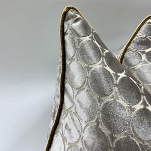 Kundenspezifischer Gold-Paspel-Luxus-Tan Gold Geometrischer Jacquard gewebter Samt-Kissenbezug, geometrischer High-End-Luxus-Euro-Schein, Designer-Kissenbezug