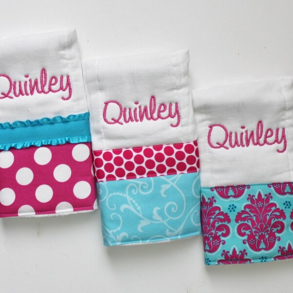 Conjunto de paño 3 eructo personalizado en rosa y turquesa - Damasco y lunares