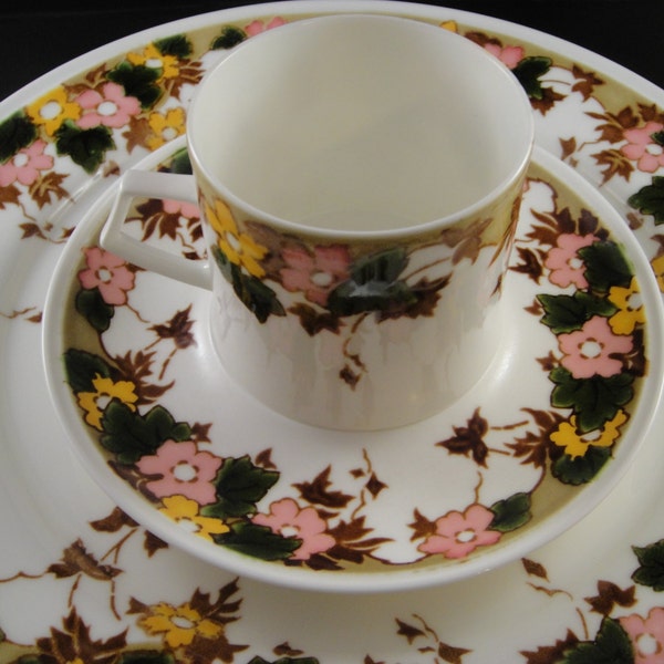 Highland Casuals Kensington Braemar Cup Saucer Dinner Plate Fine China