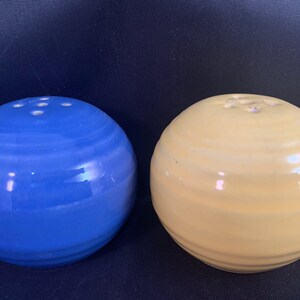 Round Ceramic Shakers Rimmed Design cork Stoppers