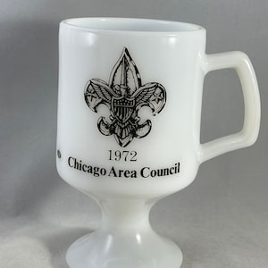Milk Glass Footed Mug Boy Scouts 1972 Chicago Area Council