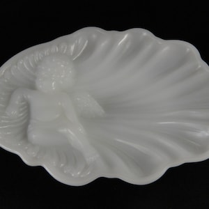 Cherub &quot;Heavenly&quot; Milk Glass Soap or Trinket Dish Avon