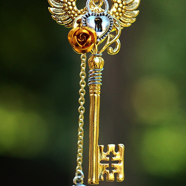 Gold Treasure of the Heart Key Necklace - 238