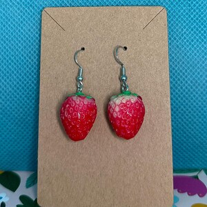 Erdbeer Ohrringe | Obst baumeln Ohrringe | Nickel Freecore Cottage Schmuck