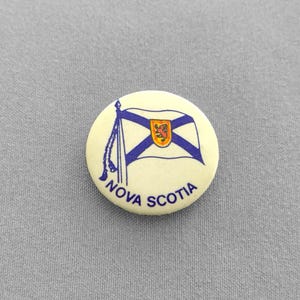 Small Vintage Nova Scotia Button .9&quot;, Canada Souvenir, Flag Pinback, Canadian Maritimes Collectible, Blue Saltire Royal Arms of Scotland