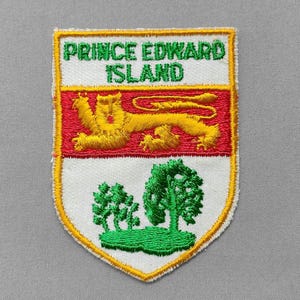 Used Vintage Prince Edward Island Patch 2.75", Provincial Flag, PEI Souvenir, Canada Travel Maritimes Collectible, Lion Passant