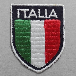 Used Vintage Italia Patch 2.5&quot;, Italian Flag Shield, Italy Europe Travel Souvenir, European Collectible, Rome, Florence, Venice, Naples
