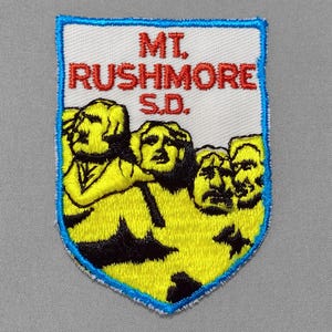 Used Vintage Mount Rushmore Patch 2.75&quot;, South Dakota Travel Souvenir National Memorial Collectible