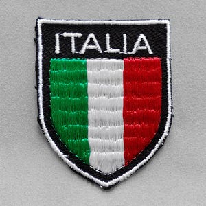 Used Vintage Italia Patch 2.5", Italian Flag Shield, Italy Europe Travel Souvenir, European Collectible, Rome, Florence, Venice, Naples