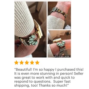 Puede incluir: Una pulsera de reloj de oro y plata con un dise&ntilde;o de cristal azul claro y transparente. La pulsera se muestra en la mu&ntilde;eca de una persona. "&iexcl;Preciosa! &iexcl;Estoy tan contenta de haberla comprado! &iexcl;Es a&uacute;n m&aacute;s impresionante en persona! El vendedor fue genial para trabajar con &eacute;l y respondi&oacute; r&aacute;pidamente a mis preguntas. &iexcl;El env&iacute;o fue s&uacute;per r&aacute;pido! &iexcl;Muchas gracias!"