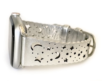 Bracelet de montre en cuir noir lune et étoiles découpés au laser, bracelet de montre Fitbit pour femme, Versa 1, Versa 2, Versa 3, bracelets de montre cloutés Sense