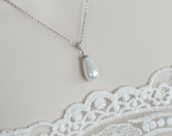 Collier de mariée, mariée collier de perles, coquille blanche à base de perle en goutte larme sur chaîne en argent Sterling, bijoux de mariage