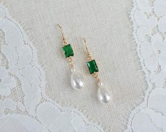 Vintage, Romantic Style Emerald Earrings, Wedding Pearl and Emerald CZ Bridal Earrings, Emerald CZ Vintage Swarovski Pearl Earrings