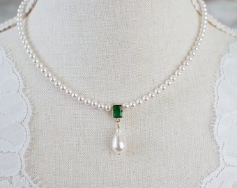 Vintage, Romantic Style Emerald Necklace, Wedding Swarovski Pearl and Emerald CZ Bridal Choker, Green Emerald  Vintage Pearl Necklace