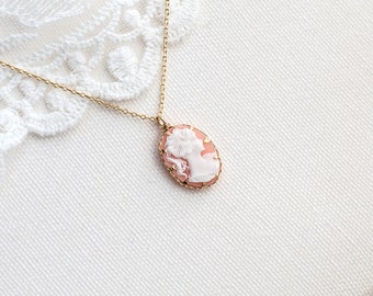 Cameo Necklace, Bridal Vintage Style Cameo Necklace, Resin Cameo Necklace, Bridal Necklace, Vintage Wedding Necklace, Shabby Chic Jewelry