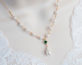 Vintage, Romantic Style Emerald Necklace, Wedding Pearl and Emerald CZ Bridal Choker, Emerald CZ Vintage Swarovski Pearl Necklace