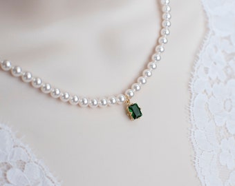 Romantic Style Emerald Necklace, Wedding Swarovski Pearl and Emerald CZ Bridal Choker, Green Emerald  Vintage Pearl Necklace