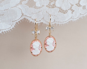 Orecchini con cammeo, orecchini con cammeo in stile vintage da sposa, orecchini con cammeo in perle, orecchini da sposa, orecchini da sposa vintage, gioielli shabby chic