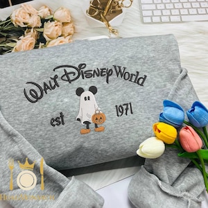 Chemise brodée Halloween Magic Kingdom, col rond brodé fantôme de souris personnalisé, chemise effrayante, cadeau pour les enfants, chemise pas si effrayante