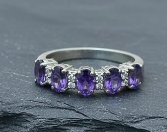 Dieppaarse amethistring 925 sterlingzilver, stapelring natuurlijke edelsteen, sierlijke minimalistische beloftesieraden