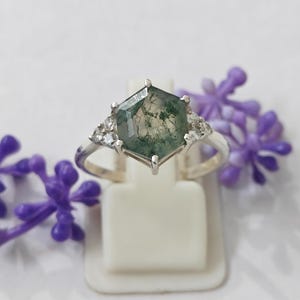 Moss Agate Ring 925 Sterling Silver | Nature-Inspired Gemstone Ring | Green Stone Engagement Ring