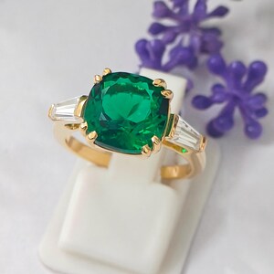 Emerald Ring in 925 Sterling Silver |  Green Gemstone Ring | May Birthstone Jewelry | Dainty Silver Ring | Gift for Her