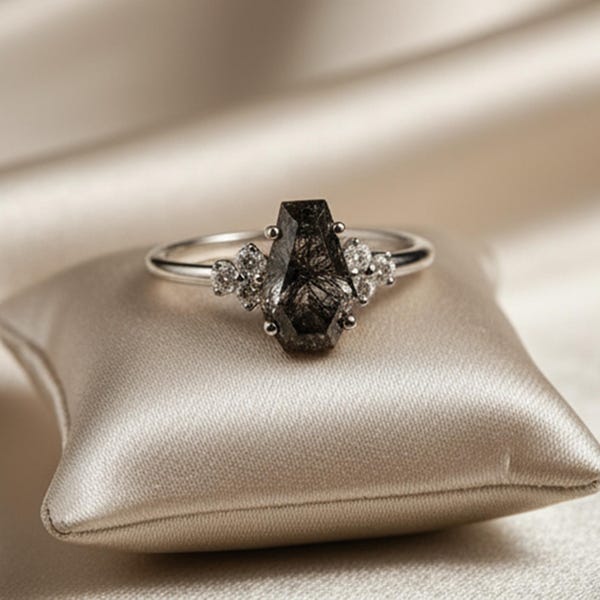 Anillo de rutilo negro con corte de ataúd en plata de ley 925, anillo apilable único y delicado, regalo de compromiso alternativo, joyería mística