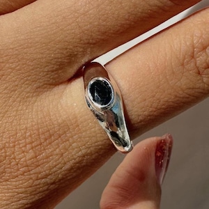Black Onyx Silver Signet Ring Size US 7 / 925 Sterling Silver Ring / Mini Signet Ring / Handmade Silver Ring / Stacker Ring