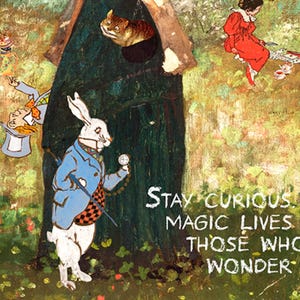 Stampa murale "Stay Curious" - Stampa di Alice nel Paese delle Meraviglie con Stregatto e Coniglio Bianco - Decorazione Cottagecore - Regalo per la sua camera da letto o per il suo compleanno