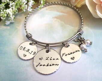 Wedding Gift, Gift for the Bride, Bride and Groom Wedding Date Keepsake Jewelry Bracelet, Wedding Keychain for Him Groom