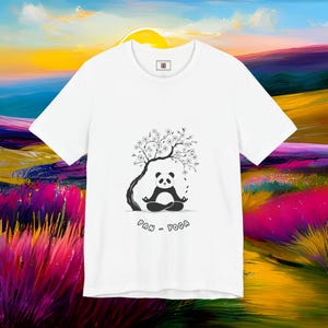 Bonita camiseta de dibujos animados de panda yoga: divertida camiseta gráfica, regalo unisex para amantes de los animales y fanáticos de los dibujos animados humorísticos. Camiseta para amantes de los animales, con gráficos de dibujos animados.