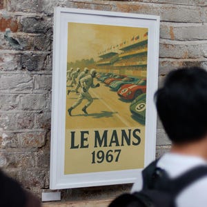 Poster classico Le Mans Raceway Poster retrò decorativo Originale DroBros Design Bestseller Regalo Poster retrò artistico Regalo