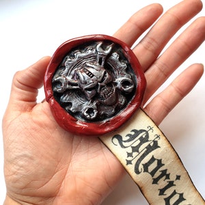 Mechanicus Reinheits-Siegel - Echte Größe, Brosche-Anstecknadel, Zeichen des Glaubens