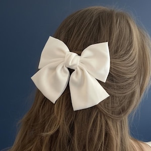 Braut Haarschleife Weiß Satin Knoten Clip Minimalist Hochzeit Haarschmuck für die Braut
